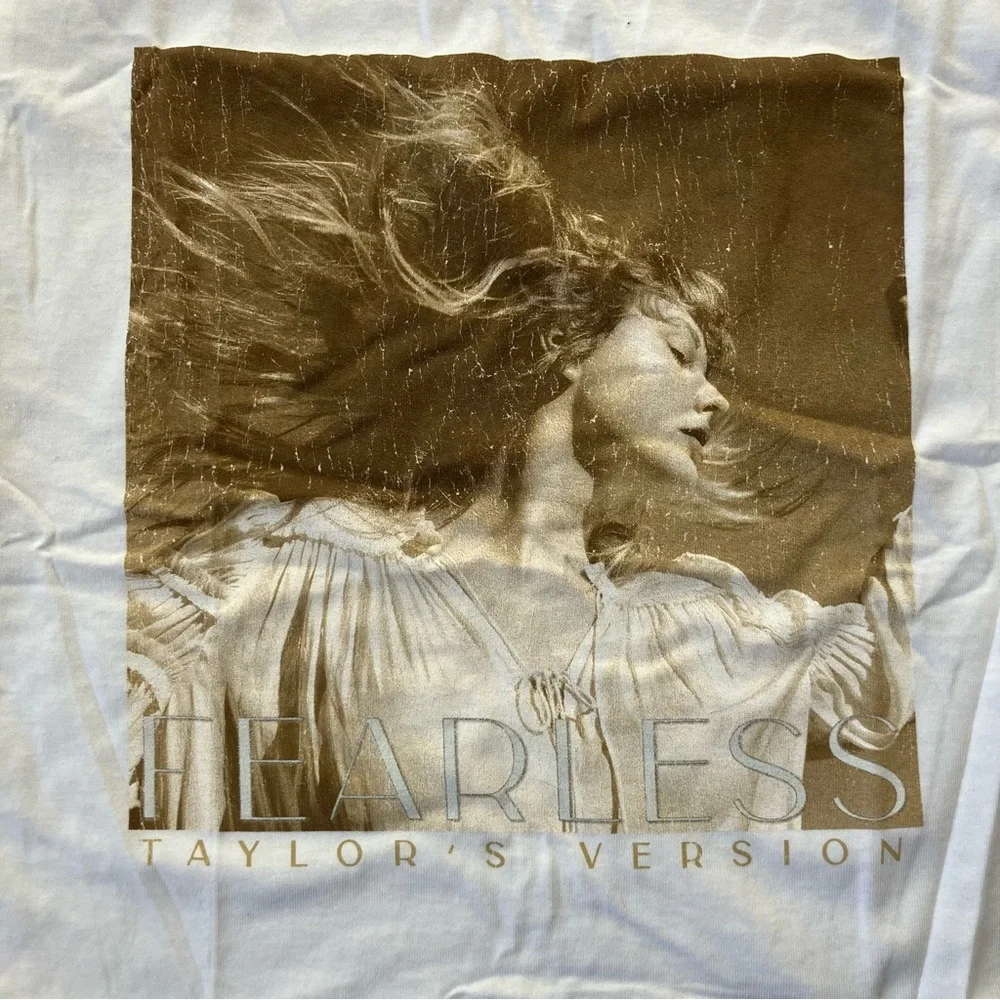 Taylor Swift White Gold Fearless Taylor’s Version Album Cover Tee T-Shirt Small - Picture 2 of 5
